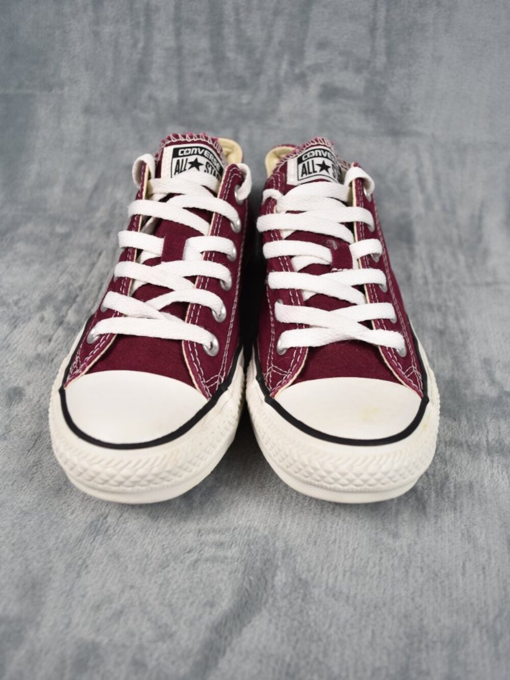 Converse Chuck Taylor All Star Burgundy Low Top Skate Shoes Women Size 7 - Picture 2 of 9